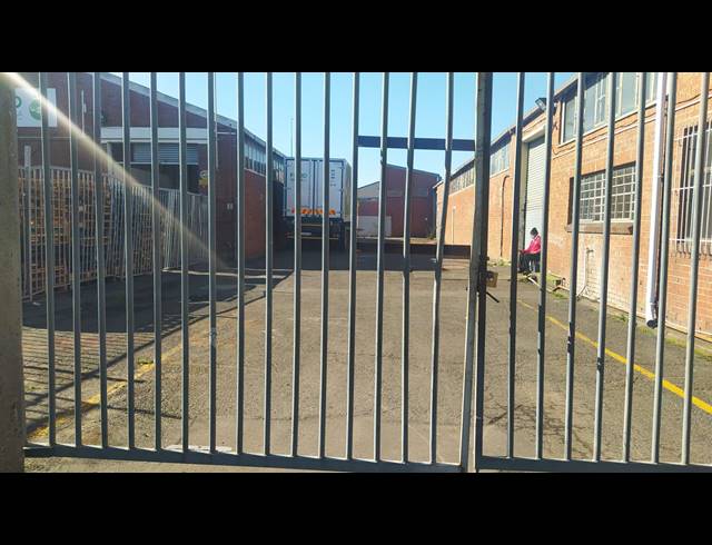 1,381M² WAREHOUSE TO LET IN EPPING INDUSTRIAL